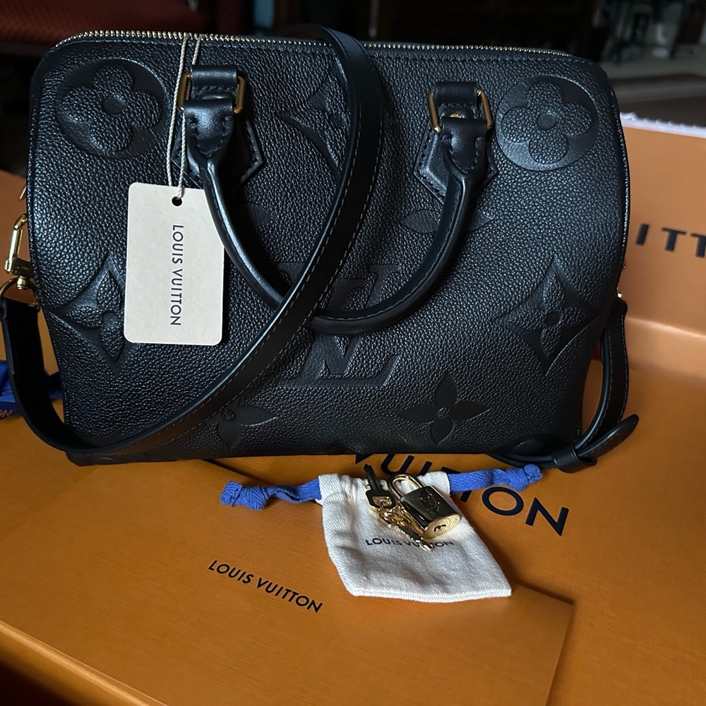 **No Offers ** Firm Price ** Louis Vuitton Empreinte Speedy 25 Bandouliere.